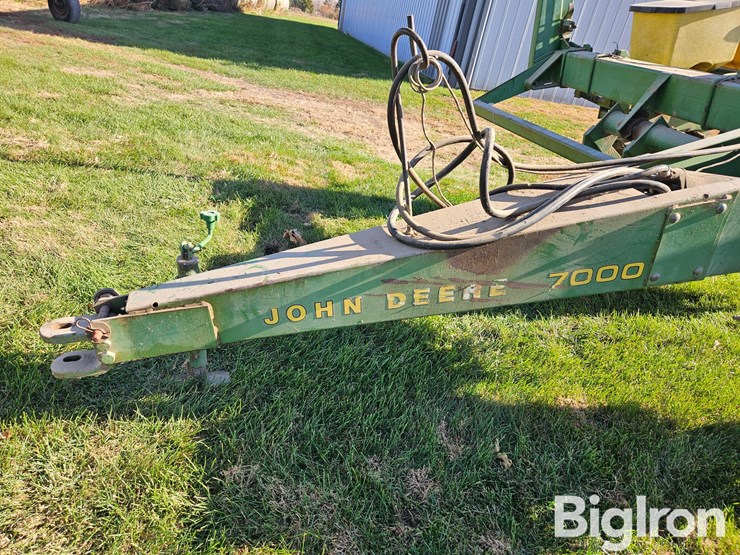 john-deere-7000-image-11