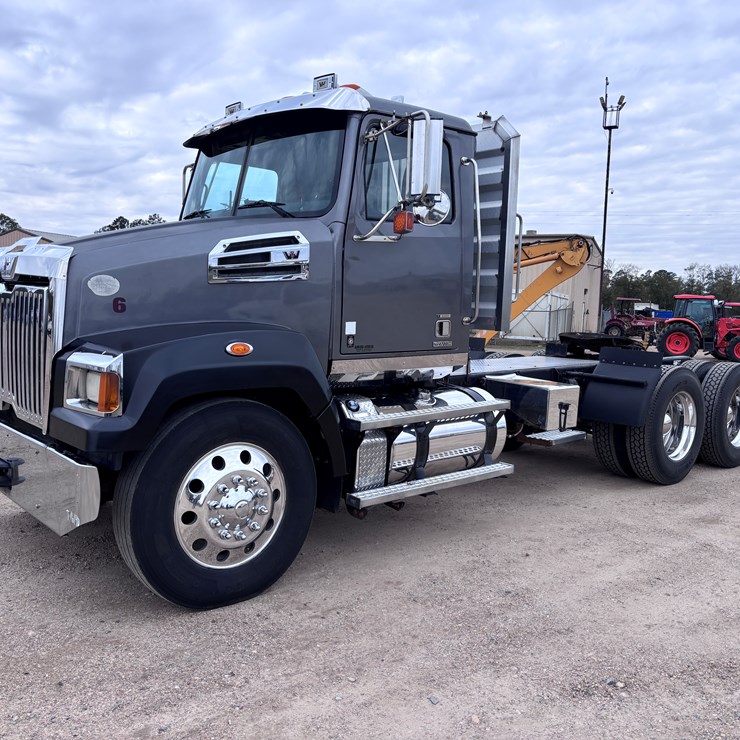 WESTERN STAR 4700