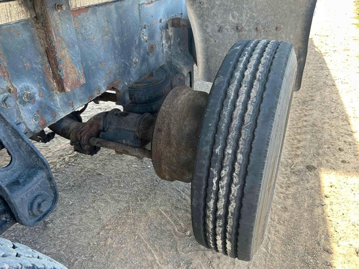 western-star-4964f-image-35