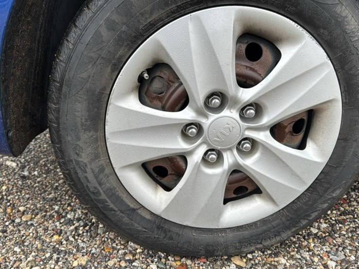 #2051-•-2017-kia-forte*-image-16