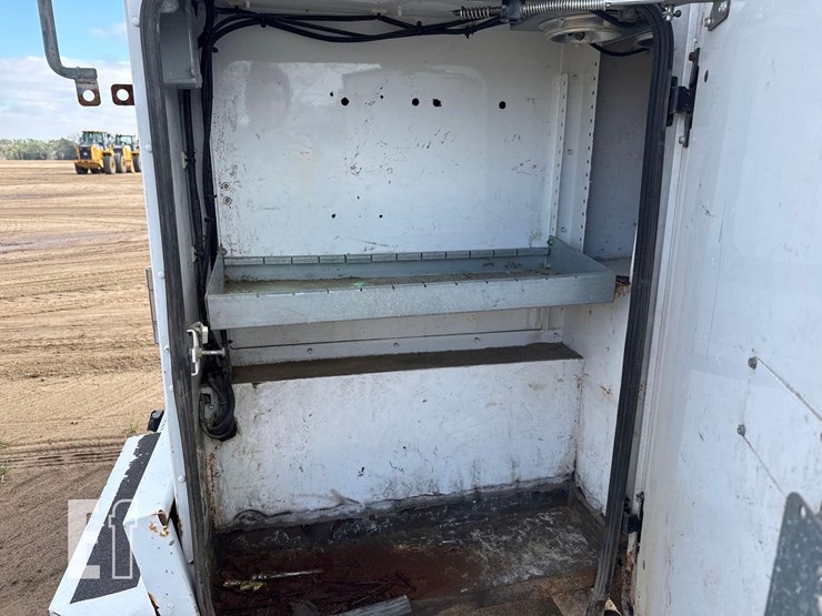 2012-ford-f350-xl-image-14