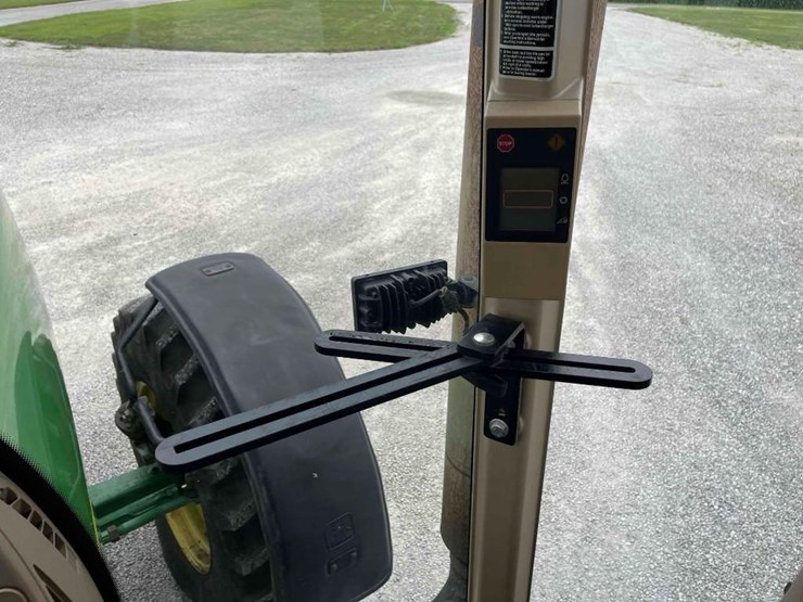 john-deere-8300-image-43