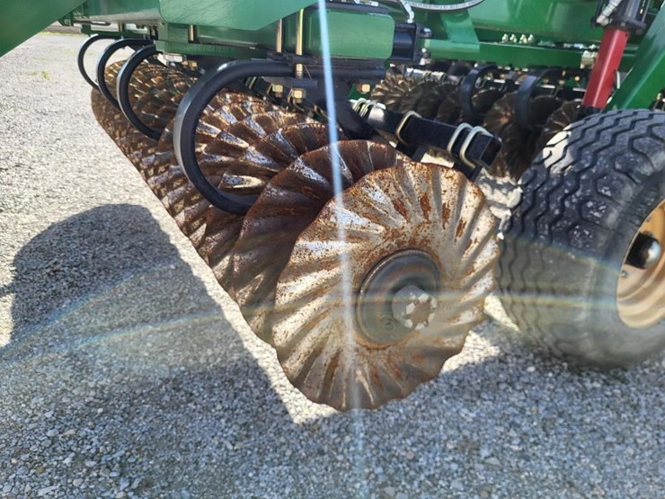 2022-great-plains-1000tm-image-13