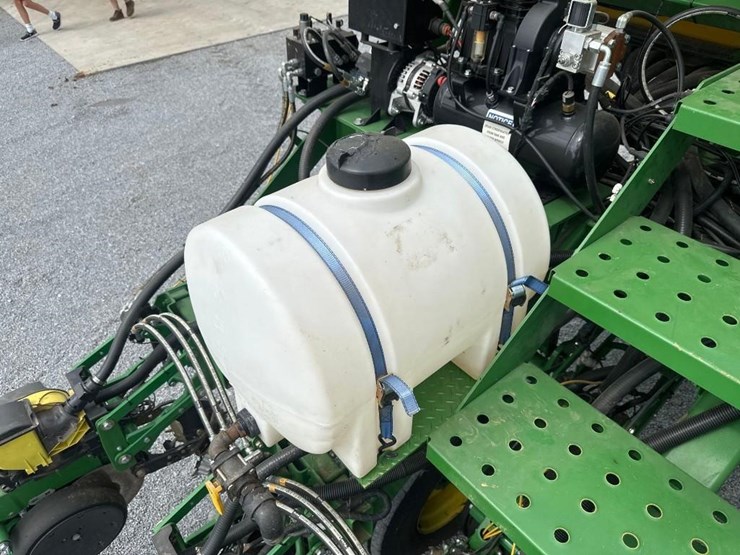 john-deere-1790-image-31