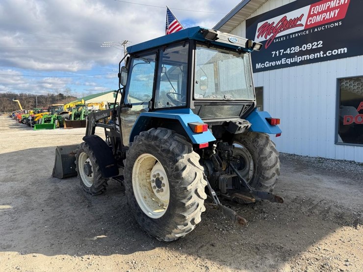 new-holland-3930-image-3