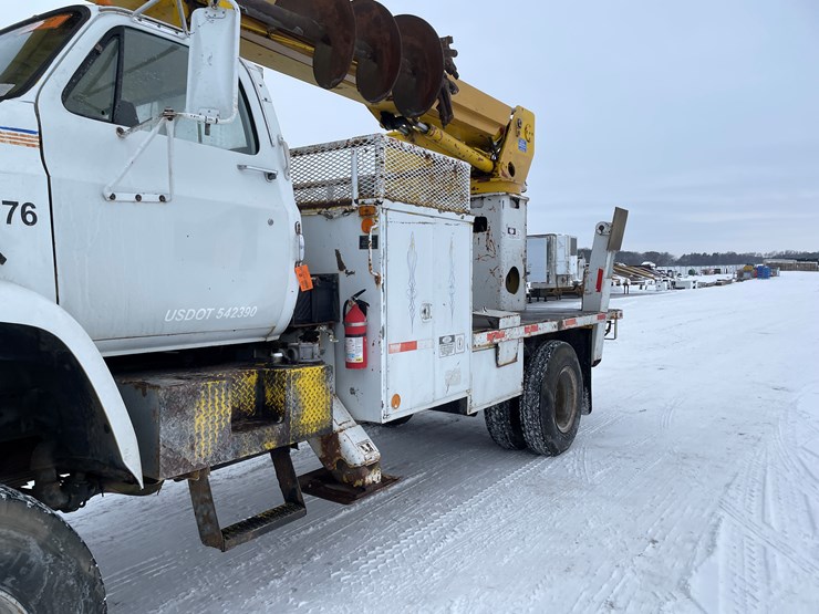 #1168-•-1988-gmc-topkick-sierra-digger-derrick-truck-(has-mn-title)-image-9
