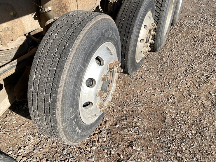 #1105-•-2005-international-5500i-6x4-dump-truck-(has-mn-title)-image-12