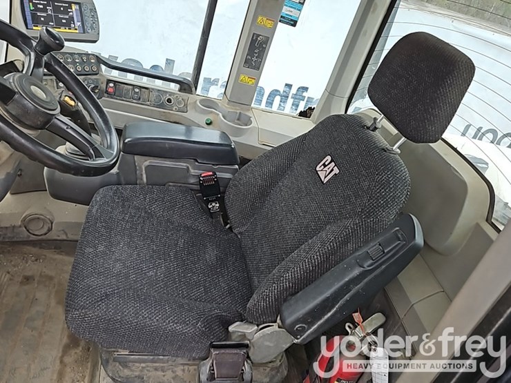 2014-caterpillar-930k-image-36