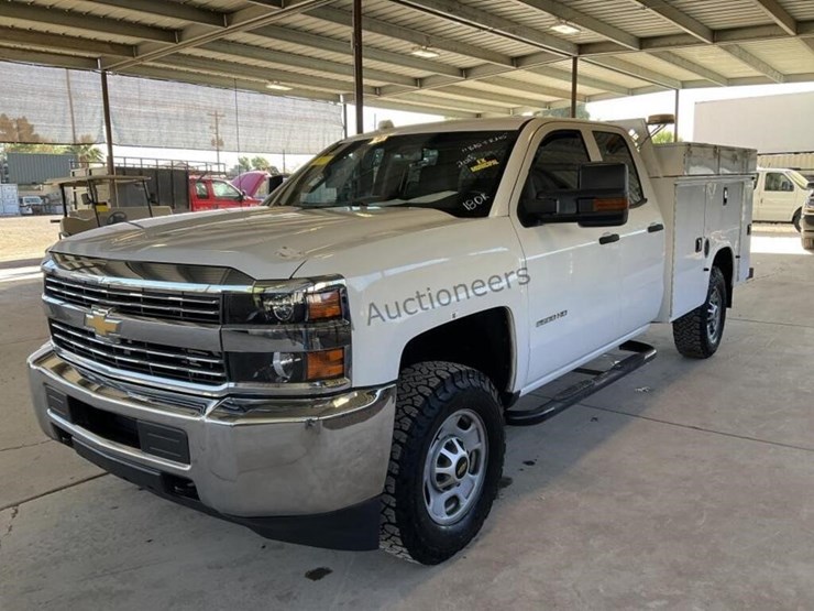 2015-chevrolet-silverado-2500-image-4