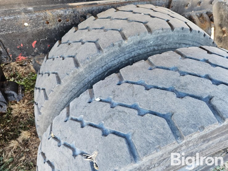 peterbilt-378-image-16