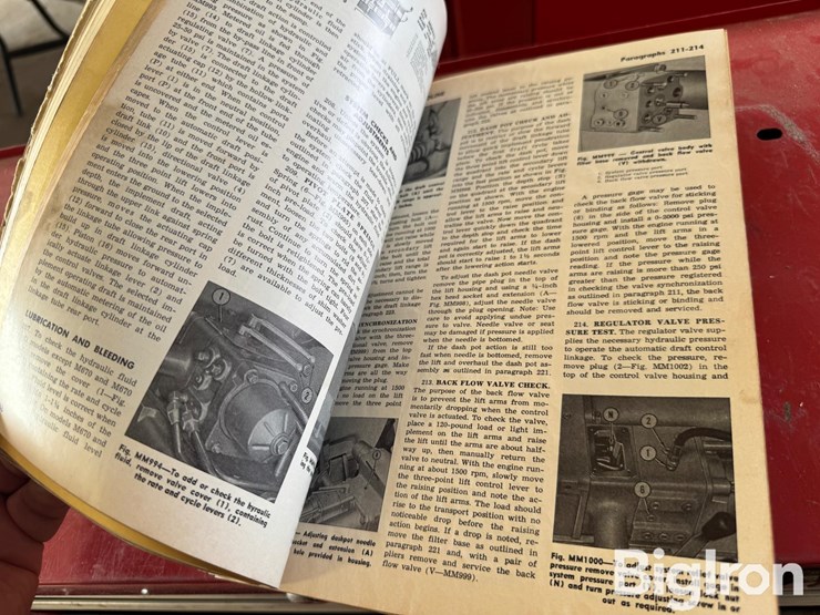 i&t-shop-service-white-parts-book-image-8