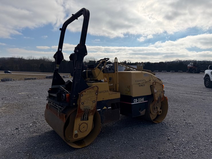 caterpillar-cb-334e-image-21