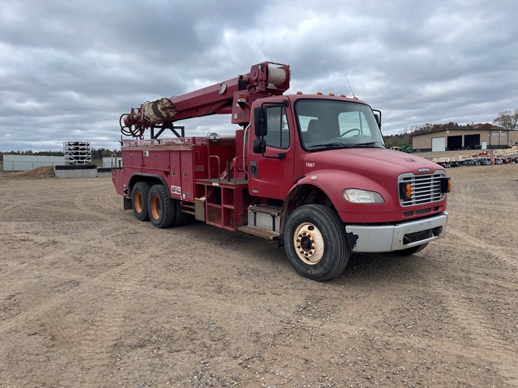 #1119-•-2009-freightliner-digger-derrick-(has-mn-title)-image-7