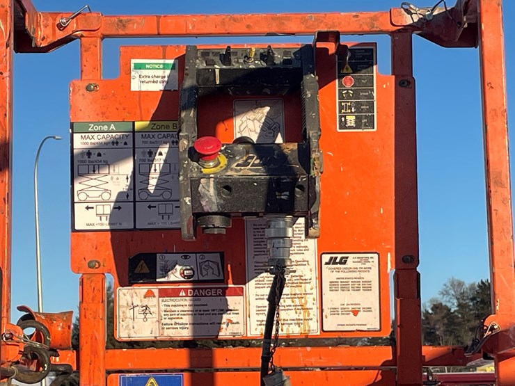#1005-•-jlg-2632-scissor-lift-image-7