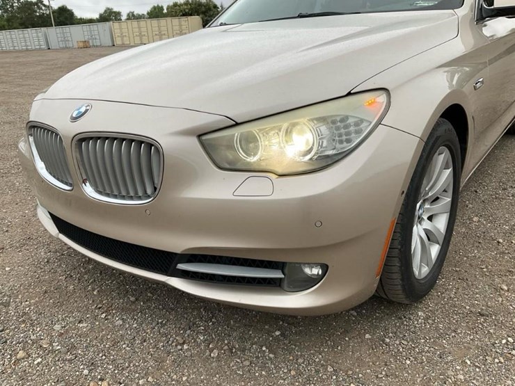 #2053-•-2010-bmw-550gt-car*-image-12