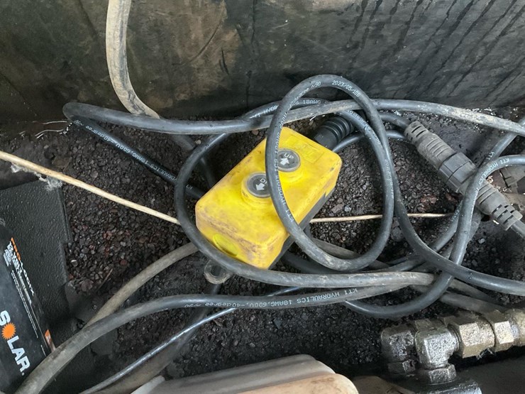 #2204-•-2007-chubbs-dump-trailer-image-16