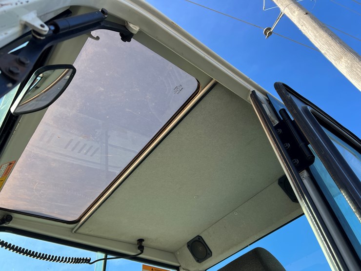 takeuchi-tb260-image-13