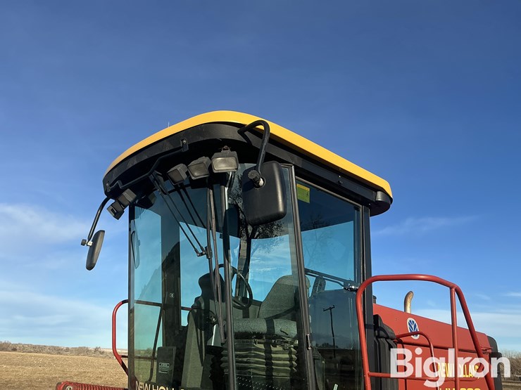 new-holland-320-image-20