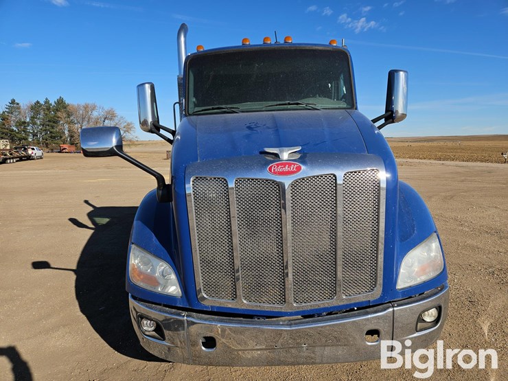 peterbilt-579-image-2