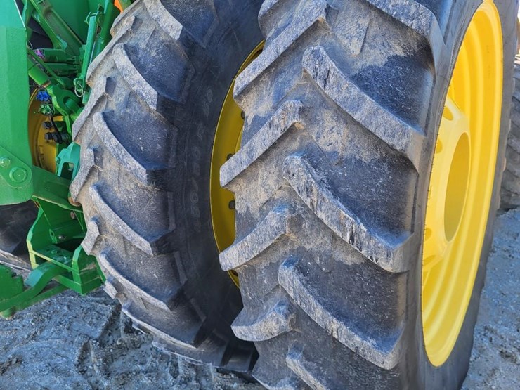 john-deere-8335r-image-38