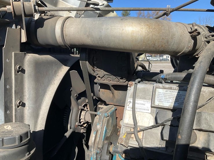 2001-international-4900-image-103