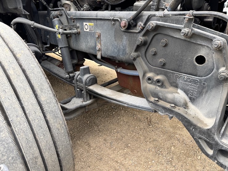 2016-kenworth-t680-image-17