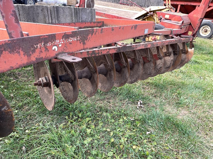 international-370-image-18