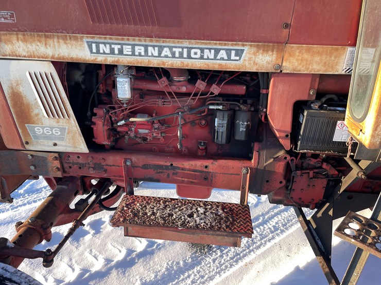 #1007-•-international-966-farmall-image-21