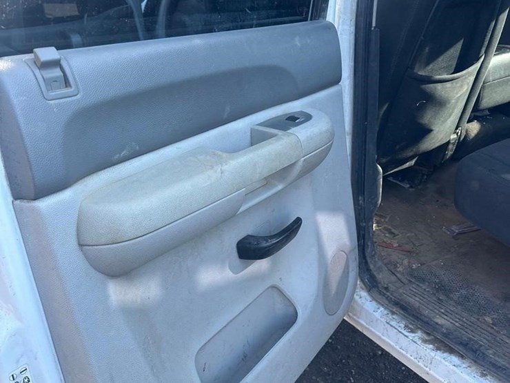 chevrolet-3500hd-image-13