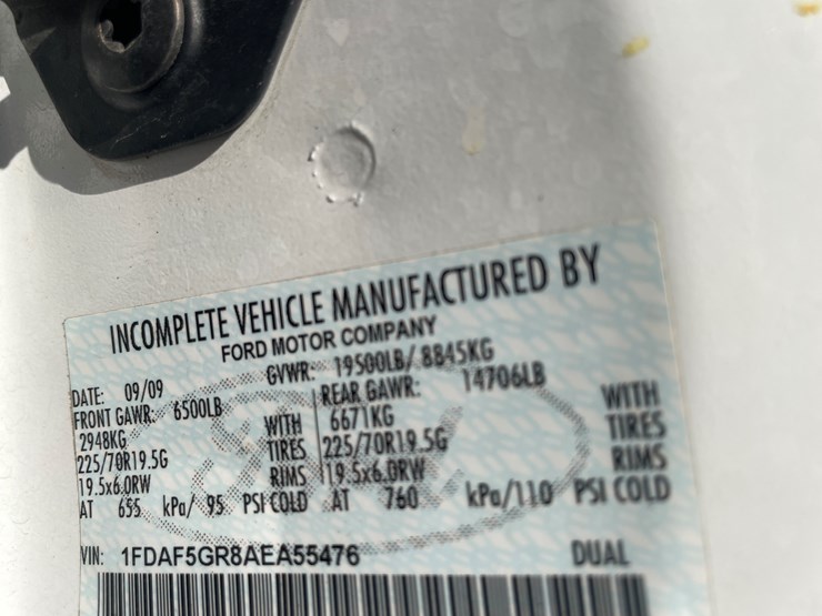 2010-ford-f550-image-57