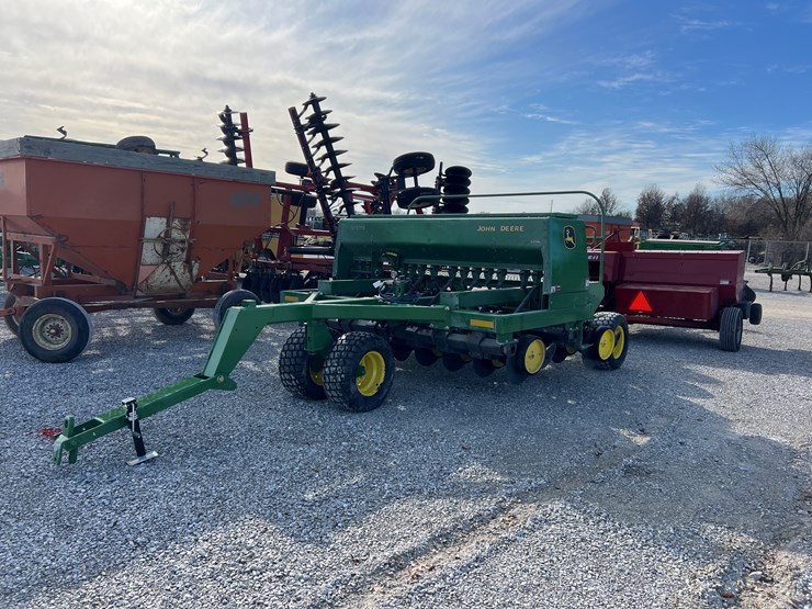 john-deere-750-image-1