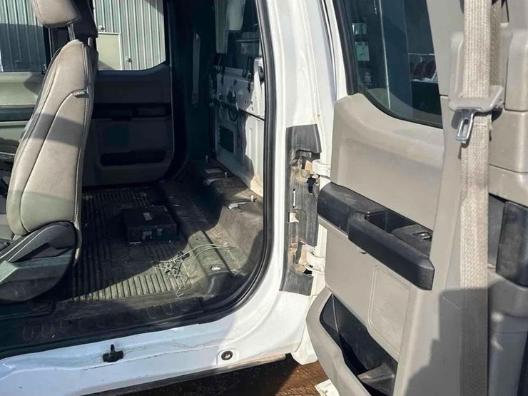 ford-f350-xl-image-36