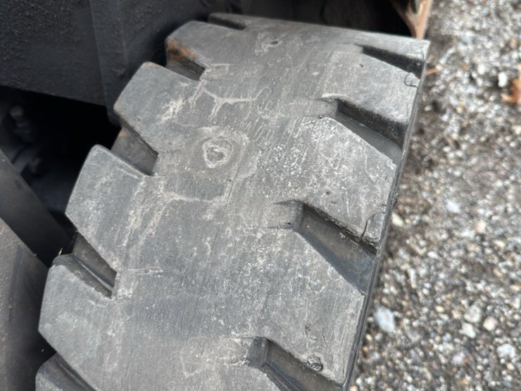 #1358-•-yale-forklift*-image-24