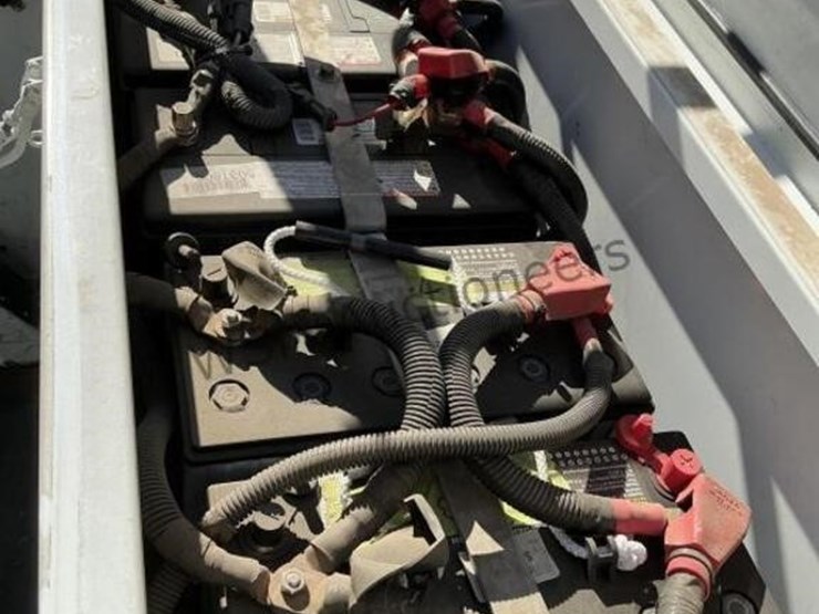 2015-international-7400-image-13