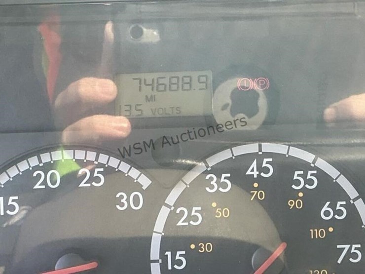 2003-sterling-l9500-image-29