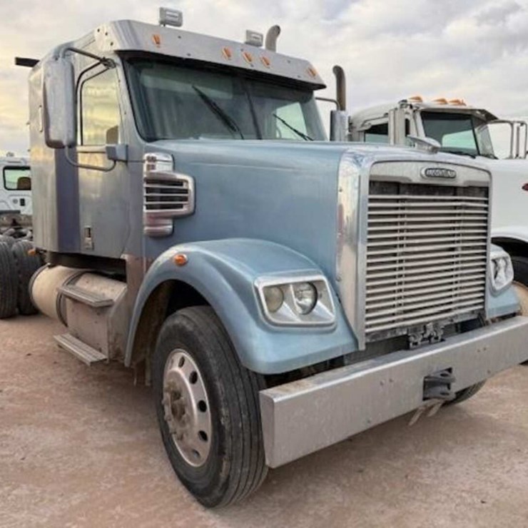 2015 FREIGHTLINER CORONADO 122 SD
