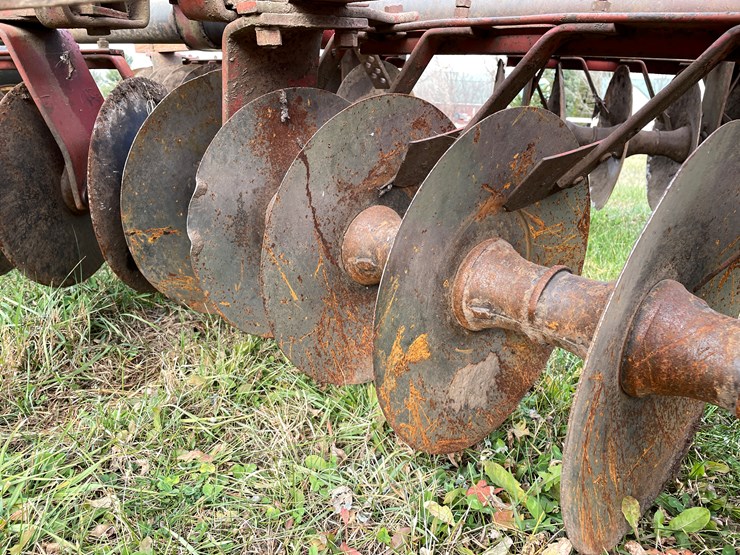 international-370-image-12