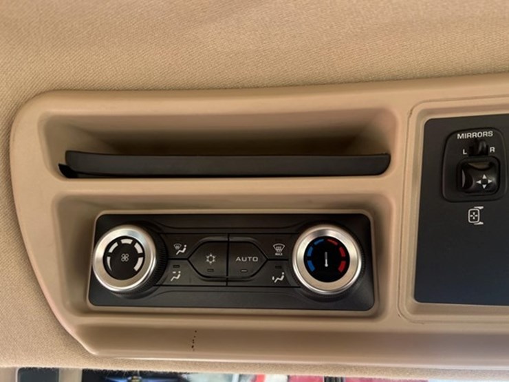 #155-•-2023-steiger-500rt-cvt-image-42