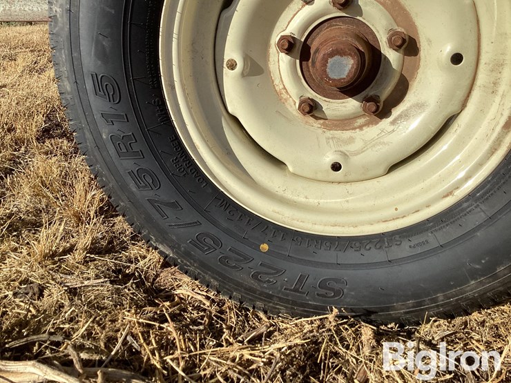 oklahoma-pride-325-bu-t/a-feeder-wagon-image-20