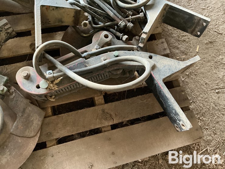 john-deere-2x2-row-unit-openers-image-10