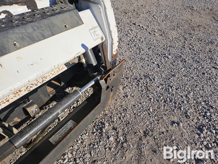 2011-bobcat-s175-image-13