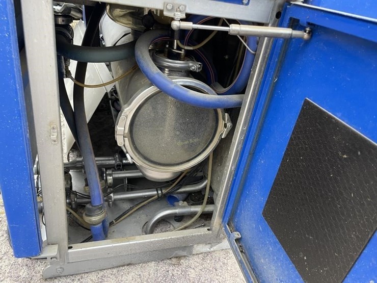 delavel-classic-vms-milking-robot-image-4