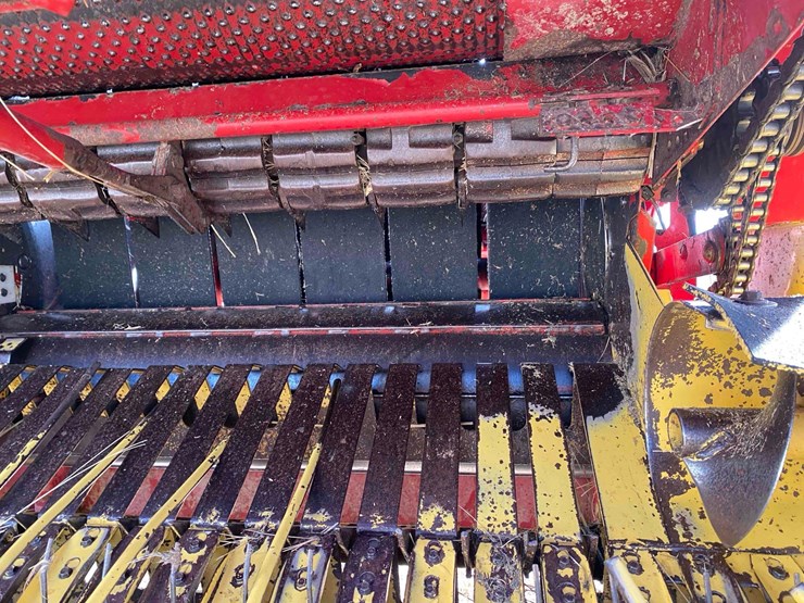 new-holland-644-image-14