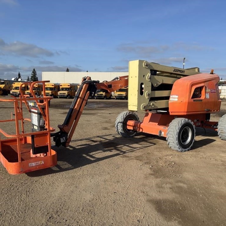 2015 JLG 450AJ