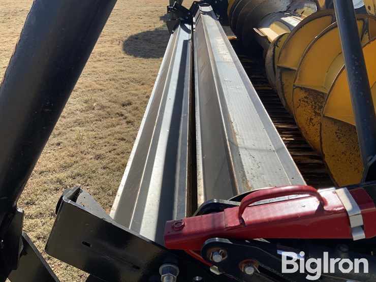 2017-new-holland-380fp-image-12