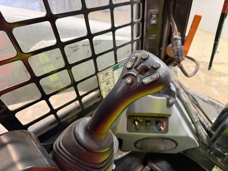 bobcat-t740-image-26