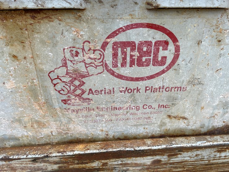 #300-•-1996-mec-scissor-lift-image-13