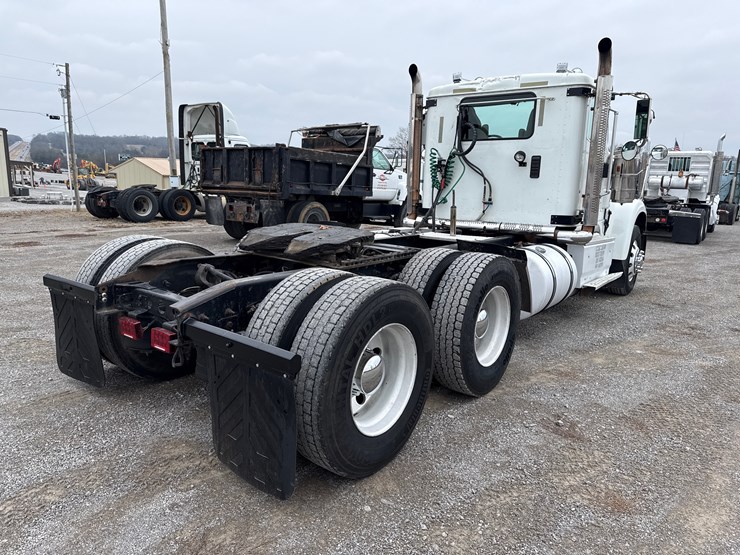 2016-international-9900i-image-3