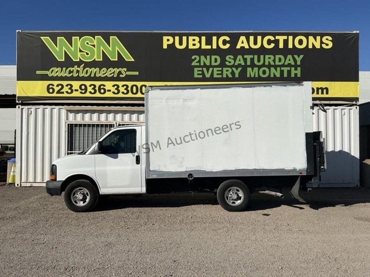 2015-chevrolet-express-3500-image-1