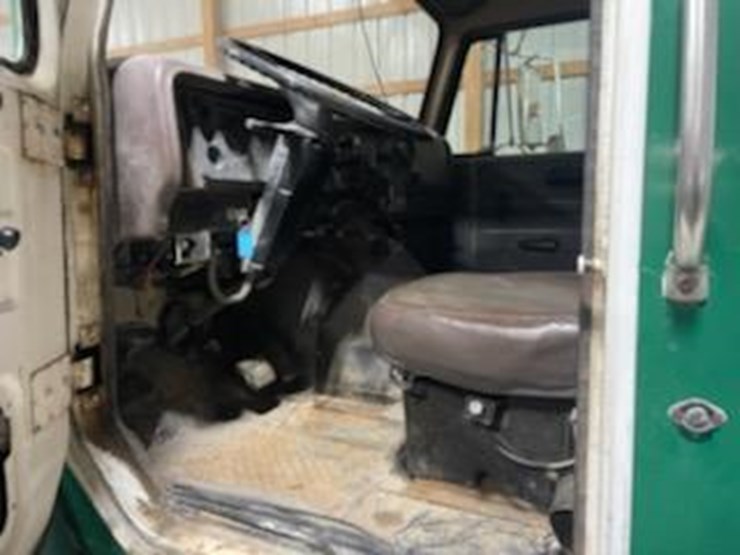 international-s1900-image-11